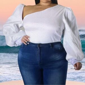 Super Sophisticated Balloon Sleeves Blouse. For my Queens. You’ll love this ❤️💯